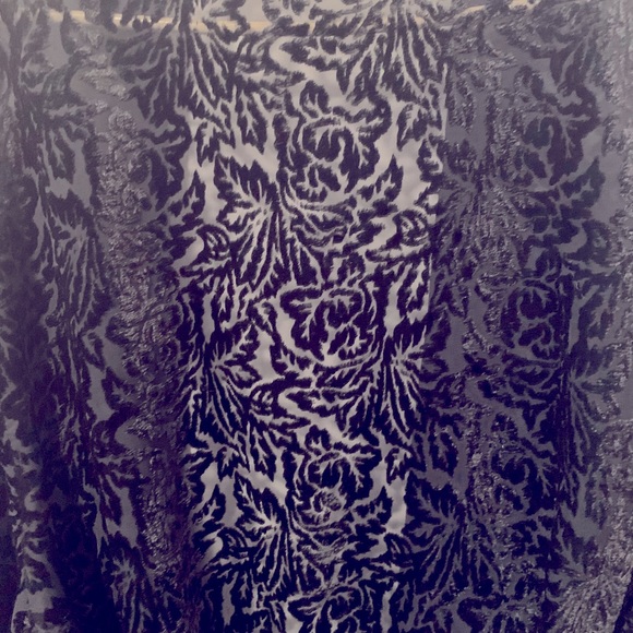 Satin and textured velvet robe - Picture 5 of 7
